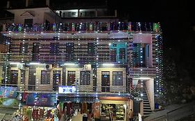 Girish Alay Home Stay